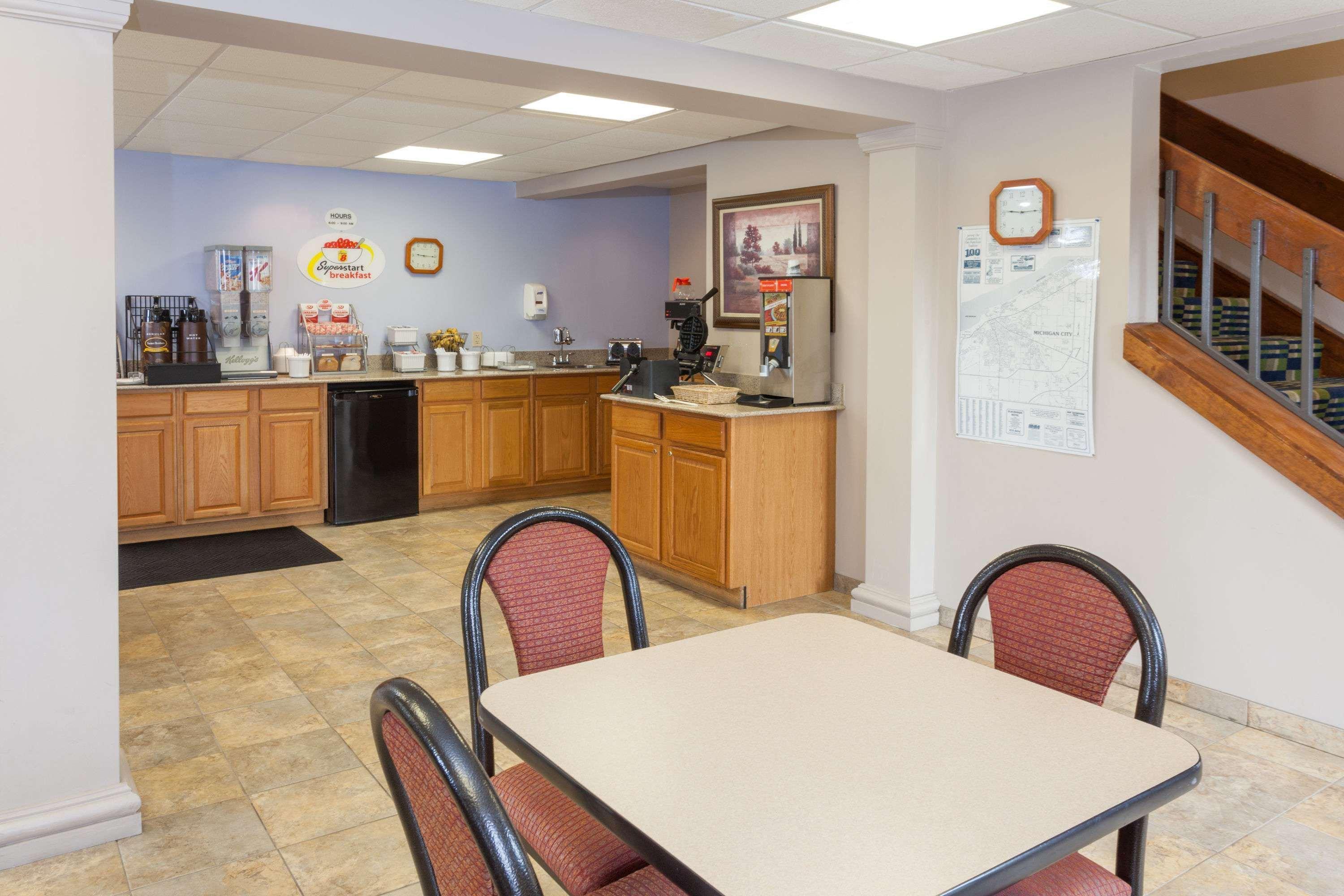 Super 8 By Wyndham Michigan City Exterior photo