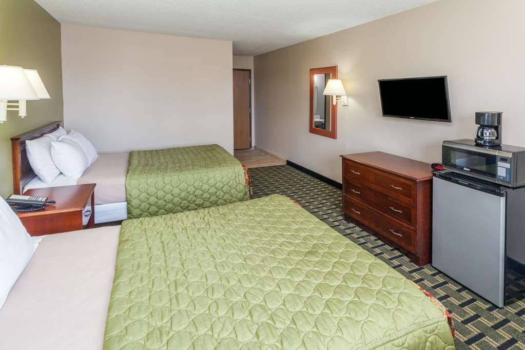 Super 8 By Wyndham Michigan City Room photo