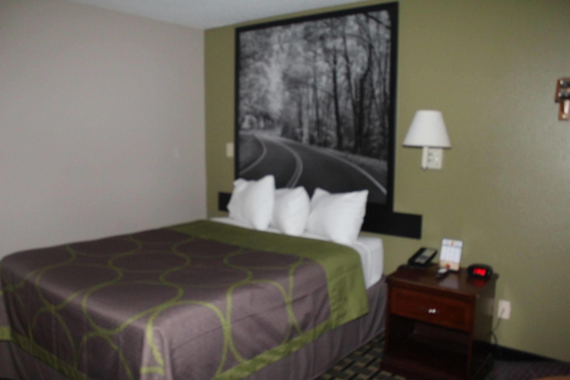 Super 8 By Wyndham Michigan City Exterior photo